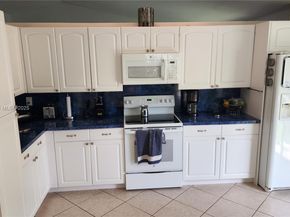 930 NW 96th Ave, Plantation FL 33324