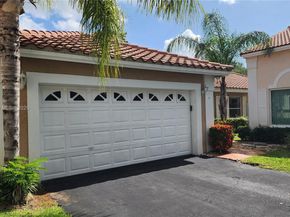 930 NW 96th Ave, Plantation FL 33324