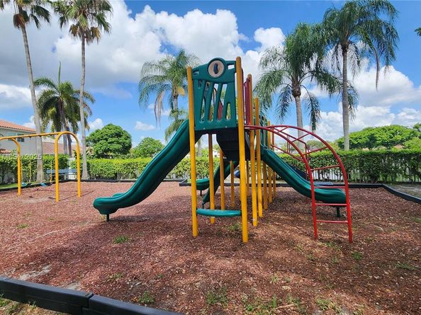 930 NW 96th Ave, Plantation FL 33324