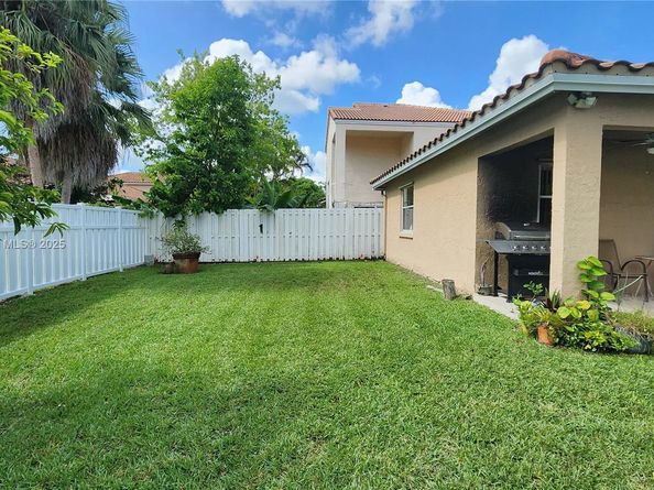 930 NW 96th Ave, Plantation FL 33324