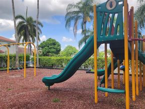 930 NW 96th Ave, Plantation FL 33324