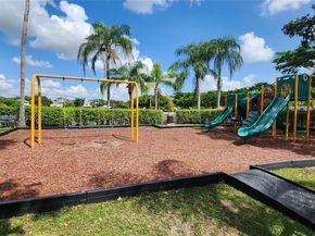 930 NW 96th Ave, Plantation FL 33324