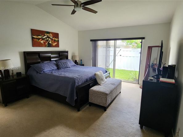 930 NW 96th Ave, Plantation FL 33324