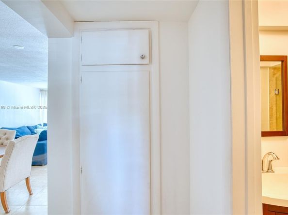 68 Yacht Club Dr 2, North Palm Beach FL 33408