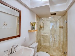 68 Yacht Club Dr 2, North Palm Beach FL 33408