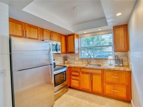 68 Yacht Club Dr 2, North Palm Beach FL 33408