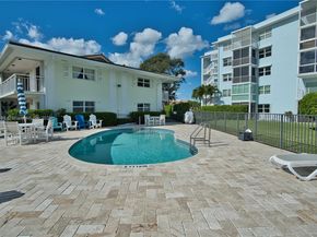 68 Yacht Club Dr 2, North Palm Beach FL 33408