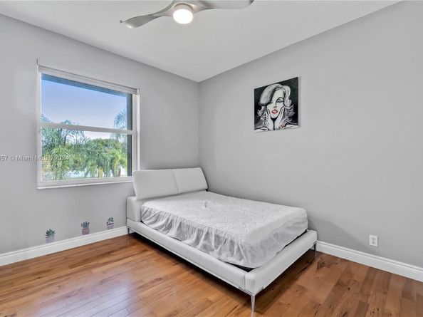 15841 SW 61st St, Davie FL 33331