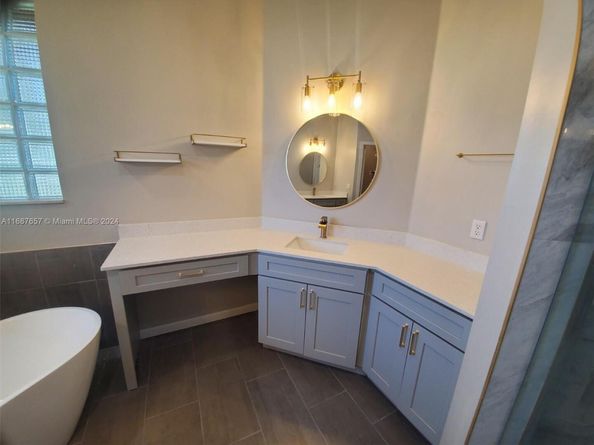 15841 SW 61st St, Davie FL 33331