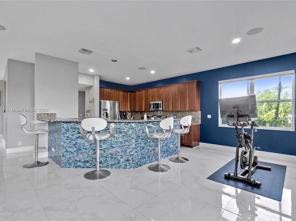 15841 SW 61st St, Davie FL 33331