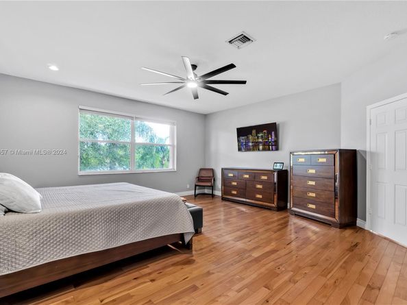 15841 SW 61st St, Davie FL 33331