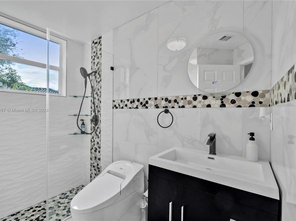 15841 SW 61st St, Davie FL 33331