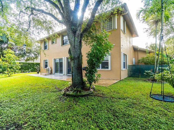 15841 SW 61st St, Davie FL 33331