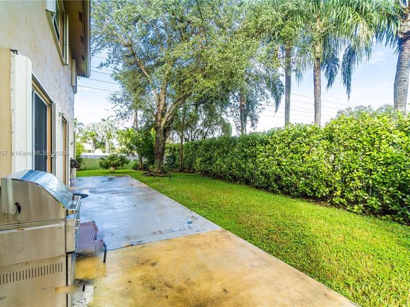 15841 SW 61st St, Davie FL 33331
