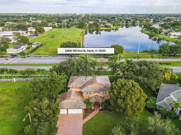 15841 SW 61st St, Davie FL 33331