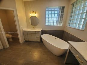 15841 SW 61st St, Davie FL 33331