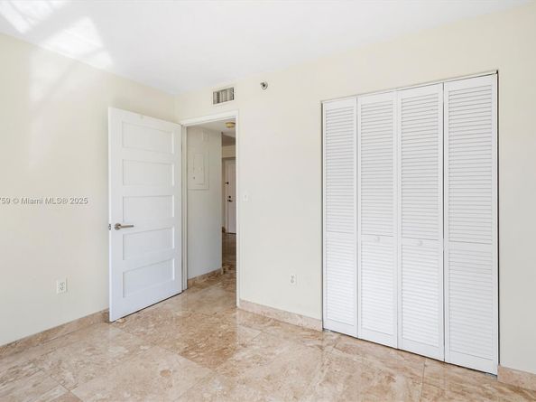 2351 Douglas Rd 906, Miami FL 33145