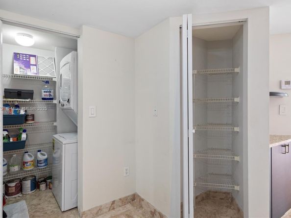 2351 Douglas Rd 906, Miami FL 33145