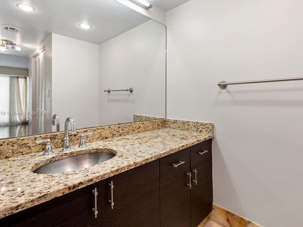 2351 Douglas Rd 906, Miami FL 33145