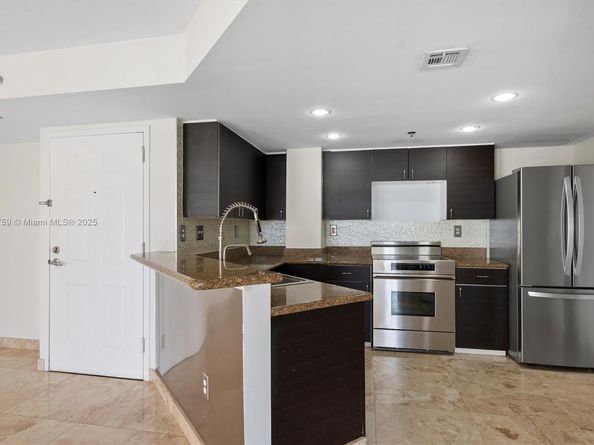 2351 Douglas Rd 906, Miami FL 33145
