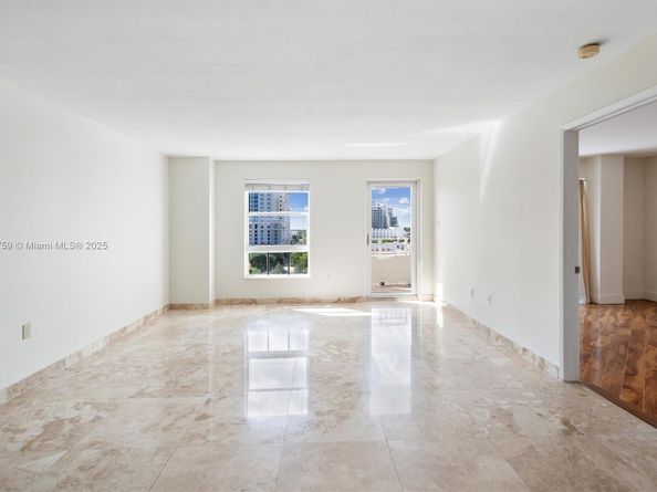 2351 Douglas Rd 906, Miami FL 33145