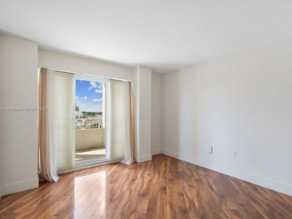 2351 Douglas Rd 906, Miami FL 33145