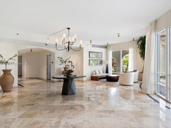 2351 Douglas Rd 906, Miami FL 33145