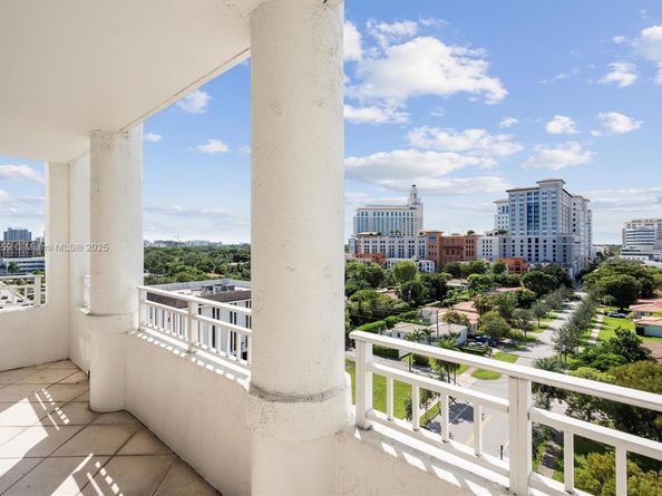 2351 Douglas Rd 906, Miami FL 33145