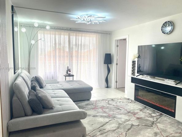 210 174th St 403, Sunny Isles Beach FL 33160