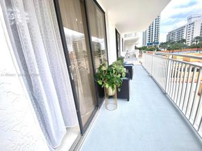 210 174th St 403, Sunny Isles Beach FL 33160