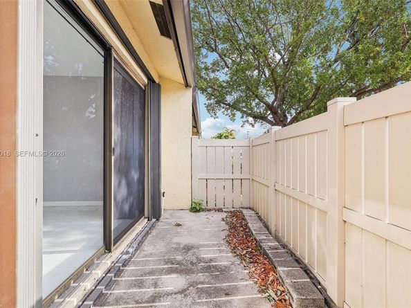 653 Banks Rd, Margate FL 33063