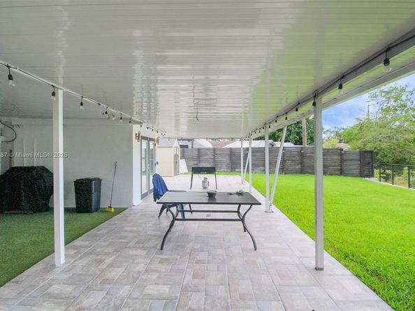 5936 N Farragut Dr, Hollywood FL 33021