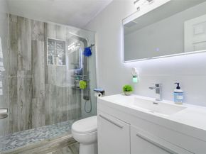 5936 N Farragut Dr, Hollywood FL 33021