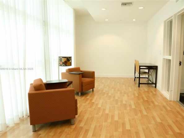 350 NE 24th St 406, Miami FL 33137