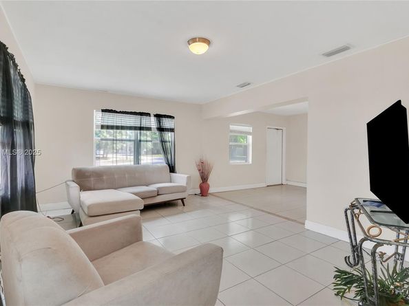 19450 NW 6th Ave, Miami Gardens FL 33169