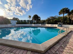 4255 N University Dr 304, Sunrise FL 33351