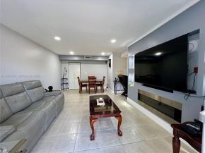 4255 N University Dr 304, Sunrise FL 33351