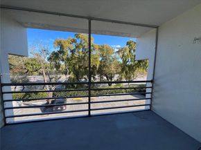 4255 N University Dr 304, Sunrise FL 33351