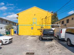 1613 NW 16th St E, Miami FL 33125