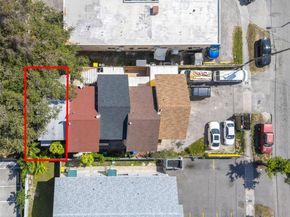 1613 NW 16th St E, Miami FL 33125