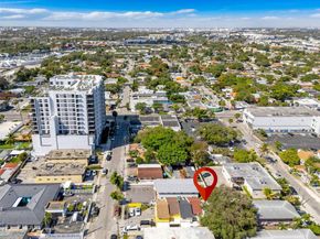 1613 NW 16th St E, Miami FL 33125