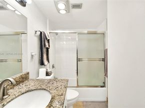 1901 Brickell Ave B711, Miami FL 33129