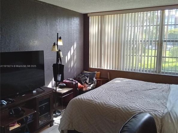 1000 Saint Charles Pl L2, Pembroke Pines FL 33026