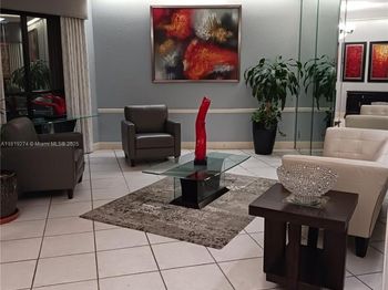 1000 Saint Charles Pl