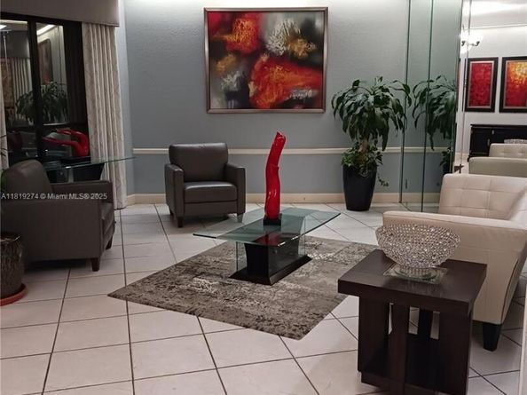 1000 Saint Charles Pl L2, Pembroke Pines FL 33026