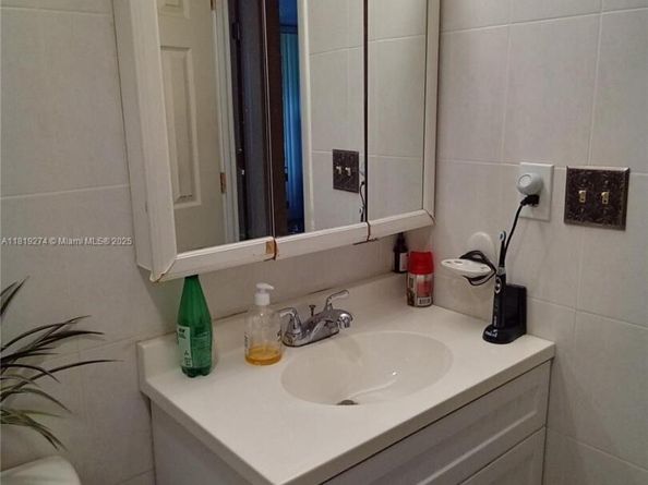 1000 Saint Charles Pl L2, Pembroke Pines FL 33026