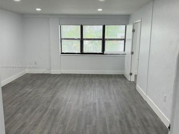 3702 NE 171st St 18, North Miami Beach FL 33160