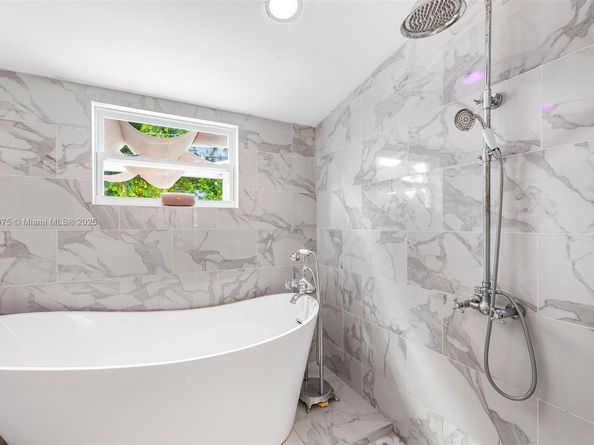 2820 SW 33rd Ct, Miami FL 33133