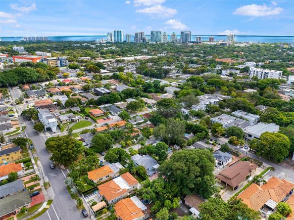 2820 SW 33rd Ct, Miami FL 33133