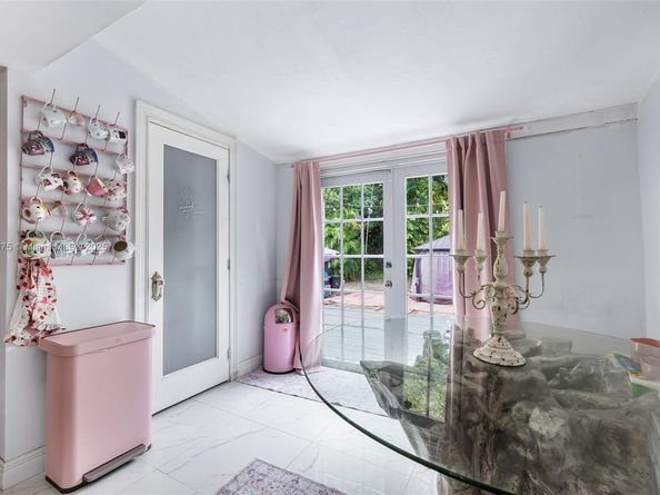 2820 SW 33rd Ct, Miami FL 33133